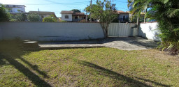 Excelente casa com 3 pavimentos no Boqueirão