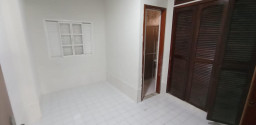 Excelente casa com 3 pavimentos no Boqueirão