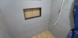 Excelente casa com 3 pavimentos no Boqueirão