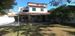 Excelente casa com 3 pavimentos no Boqueirão