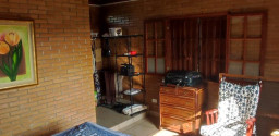 Casa duplex estilo colonial, no Porto da Roça