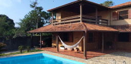 Casa duplex estilo colonial, no Porto da Roça