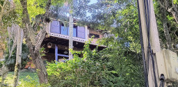 Ótima Casa Mobiliada em Condomínio, no Morro da Cruz