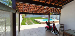 Casa independente na quadra da praia, em Itaúna