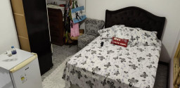 Casa independente na quadra da praia, em Itaúna