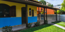 Casa Ampla com Estrutura Versátil, no Porto da Roça