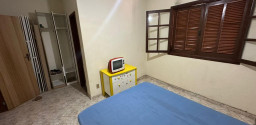 Casa Ampla com Piscina e 5 Suítes, no Boqueirão