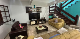 Casa Ampla com Piscina e 5 Suítes, no Boqueirão
