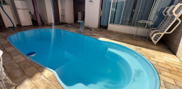 Casa Ampla com Piscina e 5 Suítes, no Boqueirão