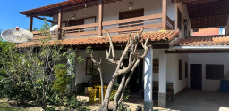 Casa Ampla com Piscina e 5 Suítes, no Boqueirão