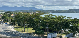 Cobertura Exclusiva com Vista para o Mar no Centro
