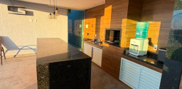 Linda Casa de Esquina no Morro da Cruz