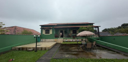 Excelente casa a poucos metros da praia, no Boqueirão
