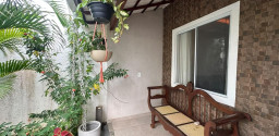 Linda casa muito nova, no Porto da Roça