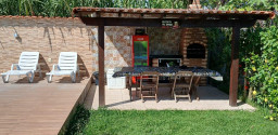 Casa à Venda em Condomínio, em Maricá