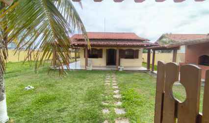 Casa Independente a 200m da praia, em Itaúna