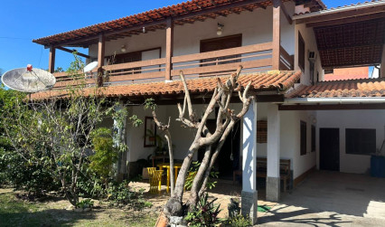 Casa Ampla com Piscina e 5 Suítes, no Boqueirão