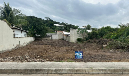 Excelente terreno plano de 626m² na Barreira