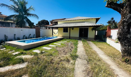 Casa à venda em Jaconé