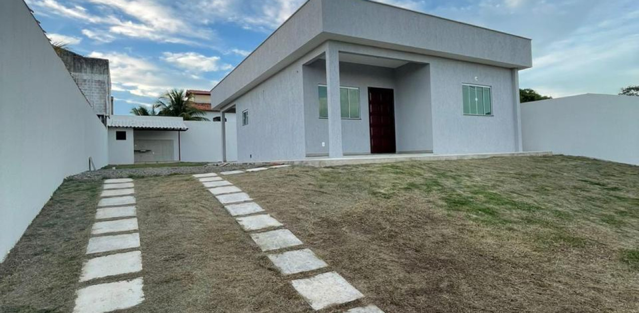 Casa nova, moderna e espaçosa, no Boqueirão