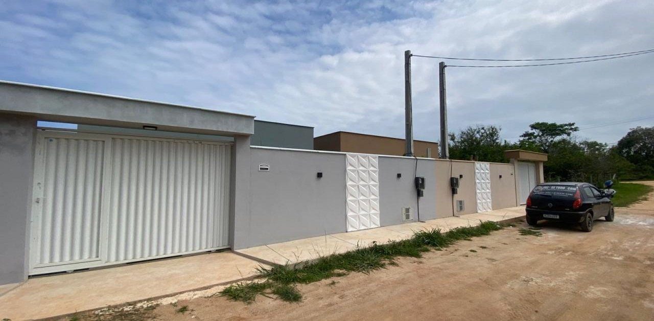 Linda casa linear localizada no bairro Guarani