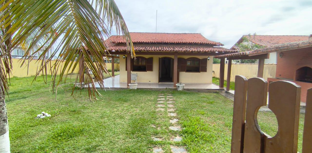 Casa Independente a 200m da praia, em Itaúna