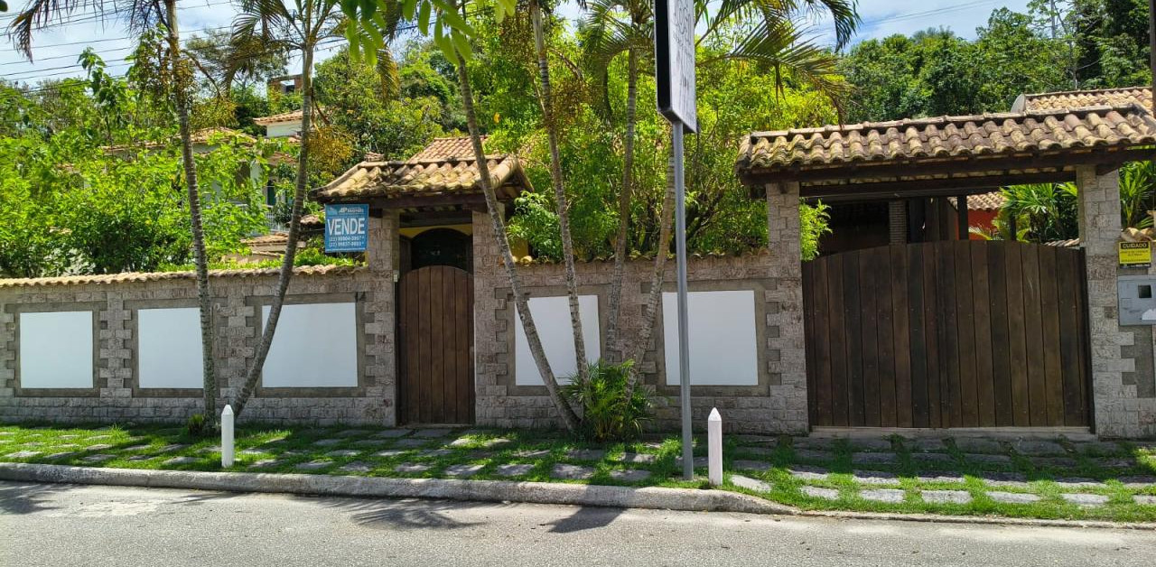 Casa Ampla com Estrutura Versátil, no Porto da Roça