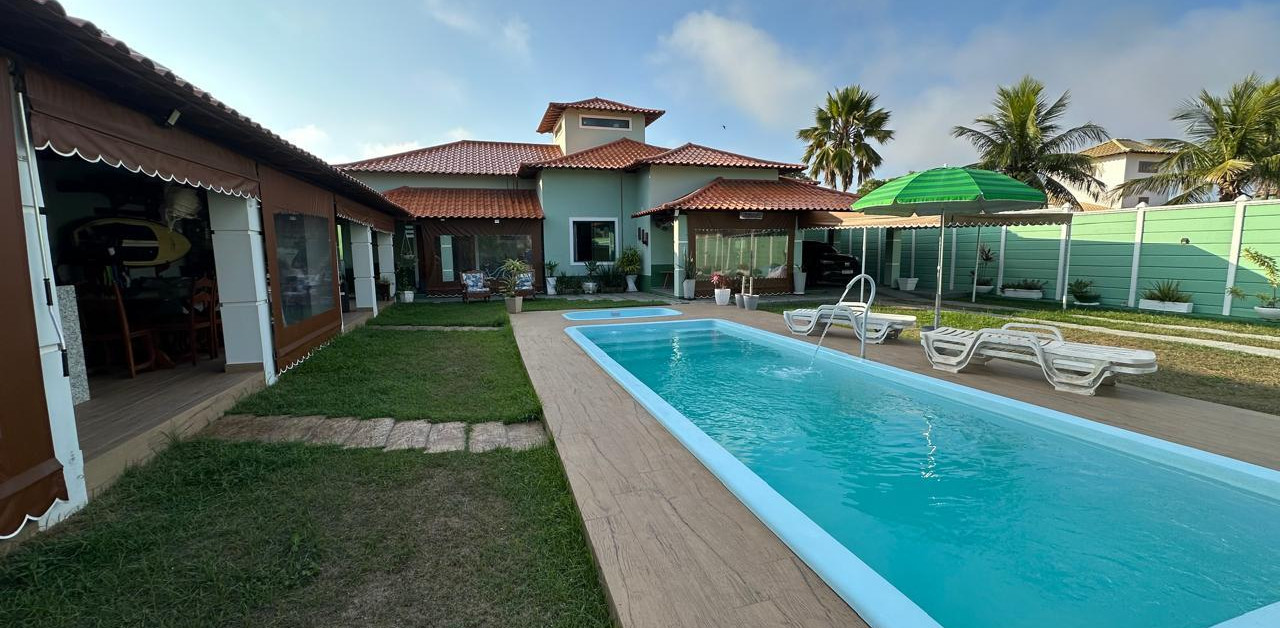 Oportunidade única de casa na praia de Itaúna
